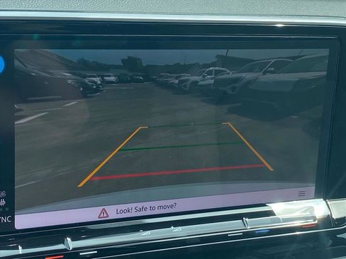 New 2026 Volkswagen Atlas SE FWD image 9