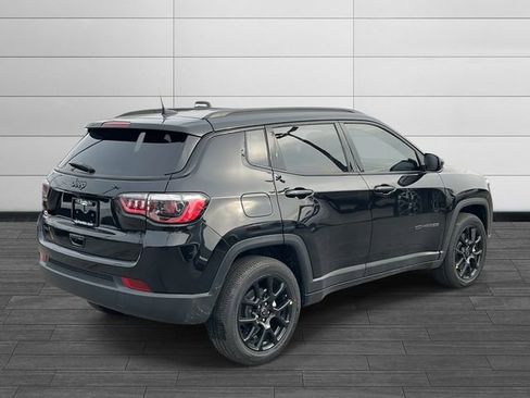 New 2026 Jeep Compass Latitude image 3
