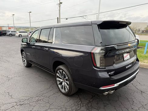 New 2026 Chevrolet Suburban High Country AWD/4WD image 8