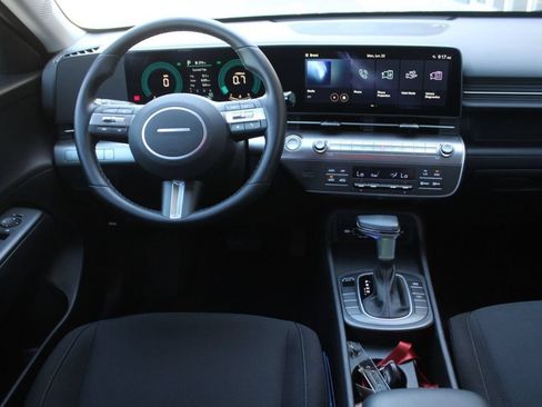 Used 2025 Hyundai Kona SEL FWD image 25