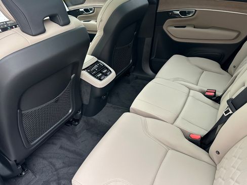 New 2026 Volvo XC90 B6 Plus image 10