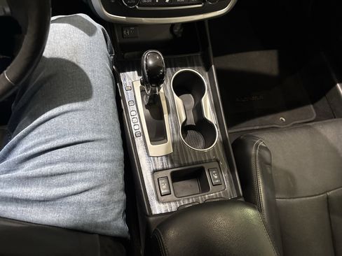 Used 2017 Nissan Altima 2.5 SL w/ Moonroof Package image 25