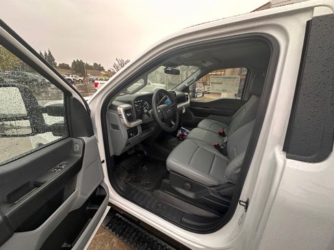 New 2026 Ford F350 XL w/ XL Chrome Package RWD image 9
