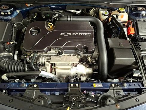 Used 2017 Chevrolet Malibu LT image 27