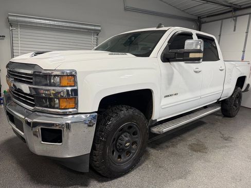 Used 2018 Chevrolet Silverado 2500 LT image 1