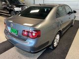 Used 2010 Volkswagen Jetta Limited Edition image 3