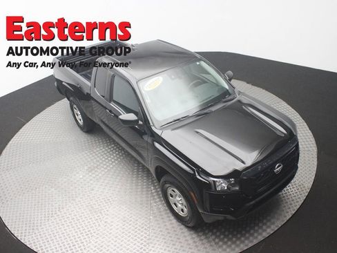 Used 2022 Nissan Frontier S RWD image 3