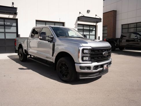 Used 2024 Ford F350 Lariat w/ Black Appearance Package AWD/4WD image 4