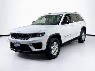 Used 2023 Jeep Grand Cherokee Laredo AWD/4WD video 1