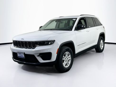 Used 2023 Jeep Grand Cherokee Laredo AWD/4WD image 1