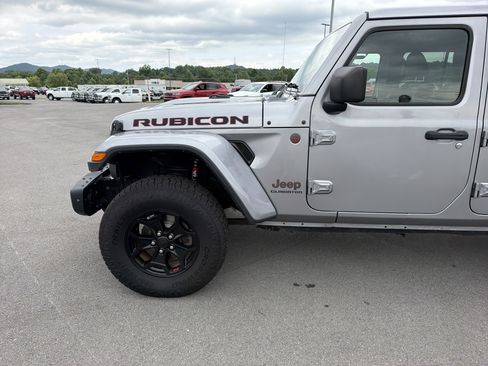 Used 2020 Jeep Gladiator Rubicon AWD/4WD image 13