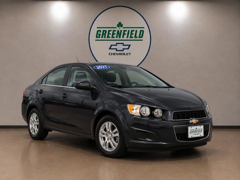 Used 2016 Chevrolet Sonic LT FWD image 1
