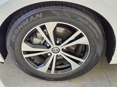 Used 2023 Nissan Sentra SV FWD image 11