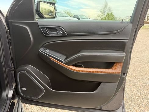 Used 2018 Chevrolet Suburban Premier AWD/4WD image 13