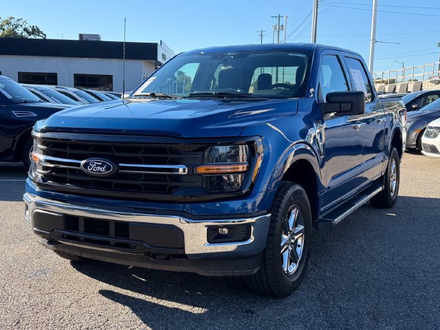 Used 2025 Ford F150 XLT w/ Equipment Group 301A Standard AWD/4WD image 9