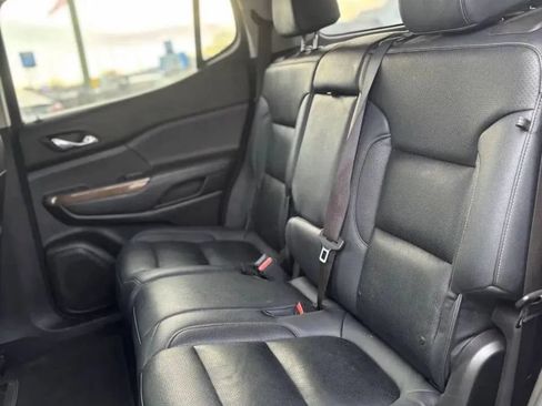 Used 2020 GMC Acadia SLE FWD image 17
