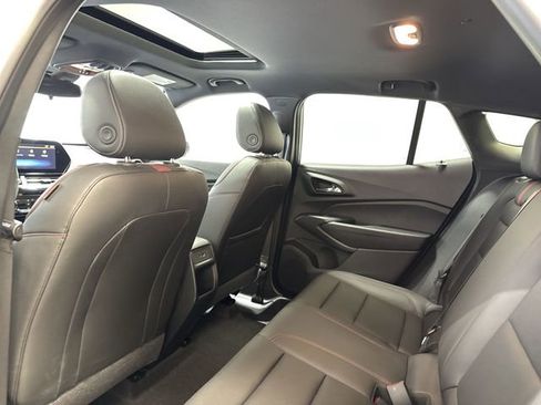 Certified 2025 Chevrolet Trax RS w/ Sunroof Package FWD image 14