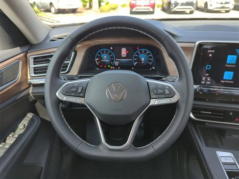New 2026 Volkswagen Atlas SE image 21