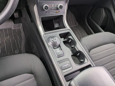 Certified 2022 Ford Edge SE w/ Black Appearance Package AWD/4WD image 13