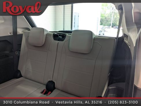 Used 2020 Volkswagen Tiguan SEL image 17