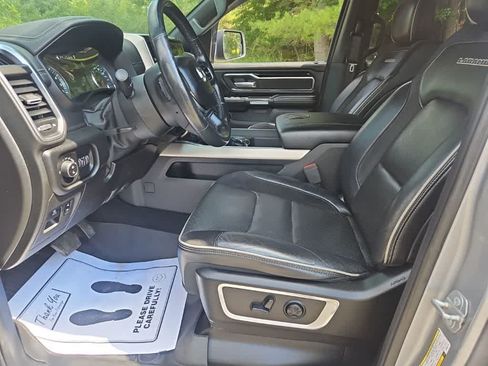 Used 2019 RAM 1500 Laramie w/ Sport Appearance Package AWD/4WD image 10