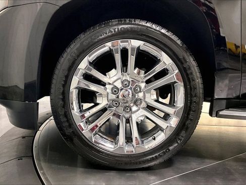 Used 2016 GMC Yukon XL SLT w/ Premium Edition AWD/4WD image 9
