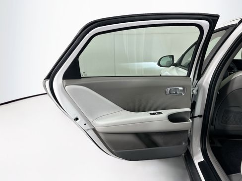 Used 2024 Hyundai Ioniq 6 SEL RWD image 26