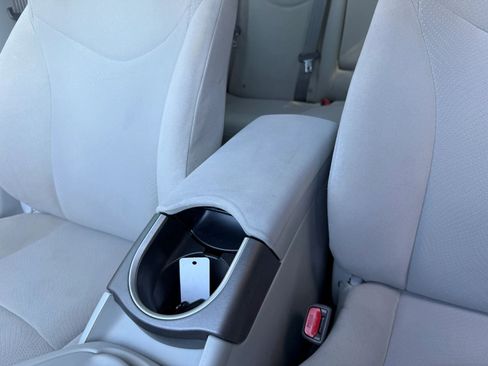 Used 2014 Toyota Prius Three image 27