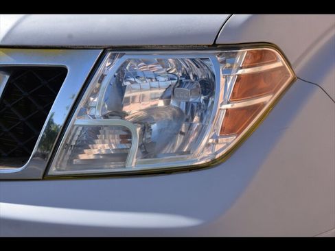 Used 2016 Nissan Frontier SV RWD image 49