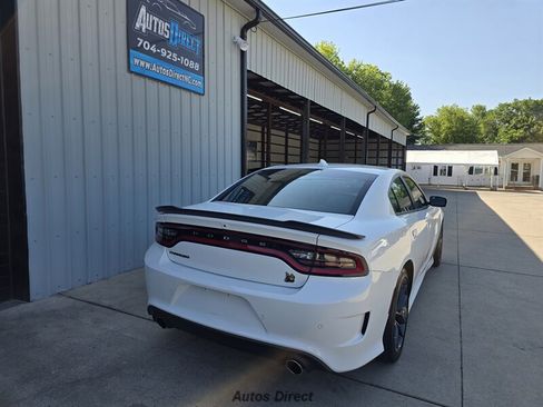 Used 2019 Dodge Charger Scat Pack w/ Plus Group RWD image 18