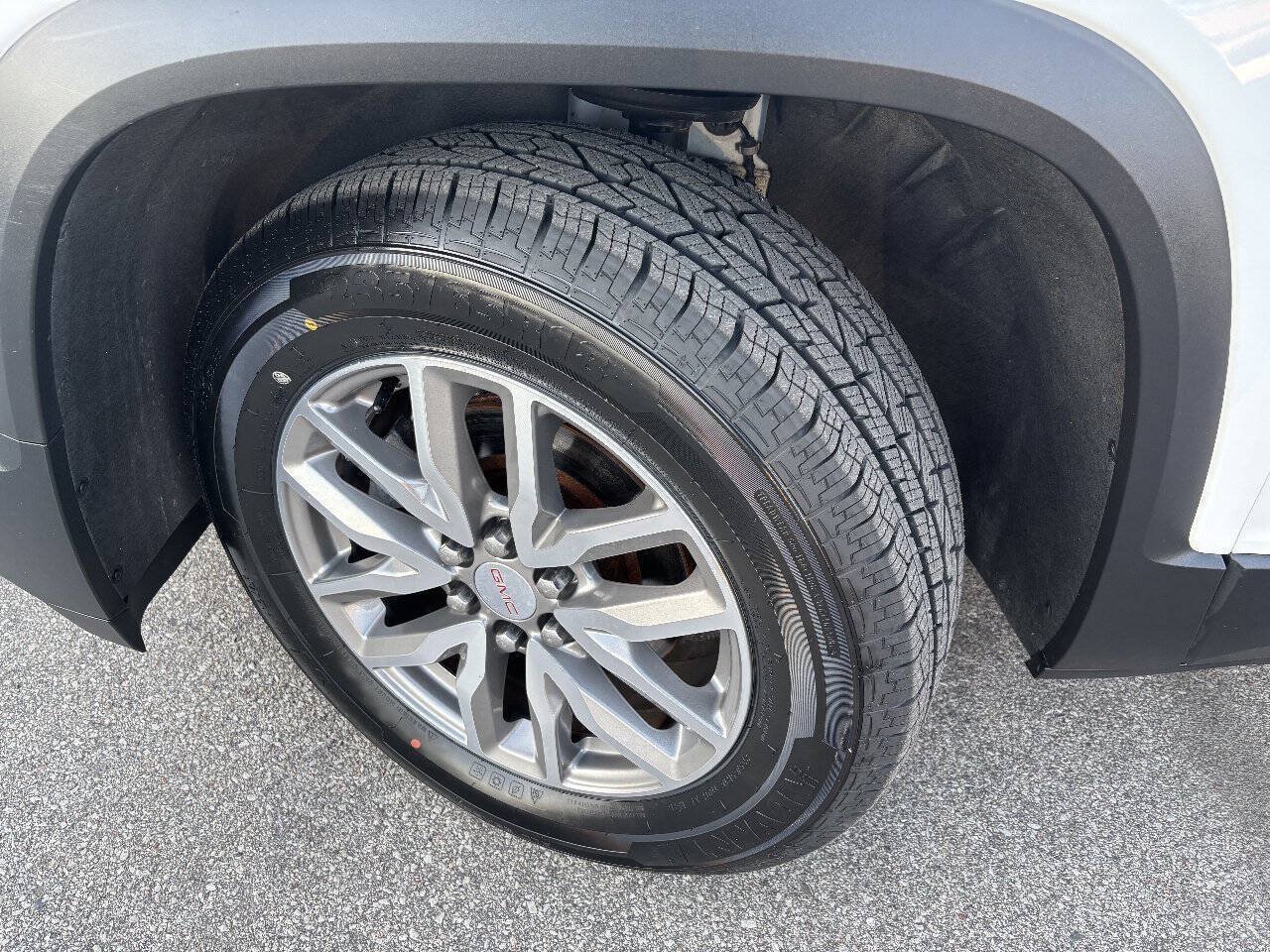 Used 2019 GMC Acadia SLE w/ Driver Alert Package I AWD/4WD image 9