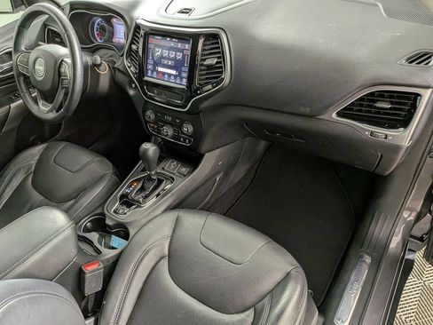 Used 2019 Jeep Cherokee Limited FWD image 27