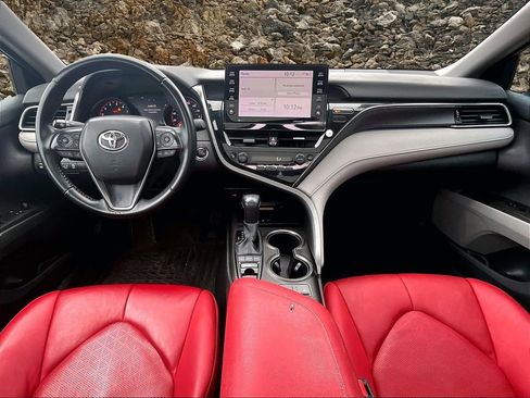 Used 2022 Toyota Camry XSE image 13