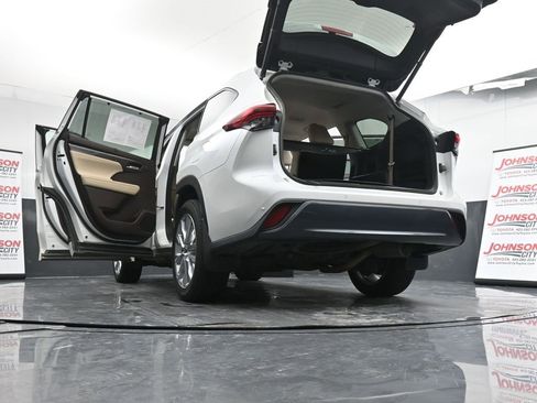 Used 2022 Toyota Highlander Limited image 50