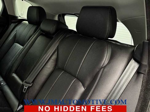 Used 2018 Land Rover Range Rover Evoque SE Premium image 15