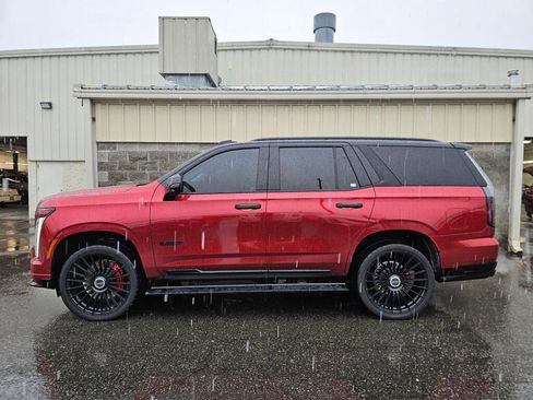 Used 2025 Cadillac Escalade V image 3