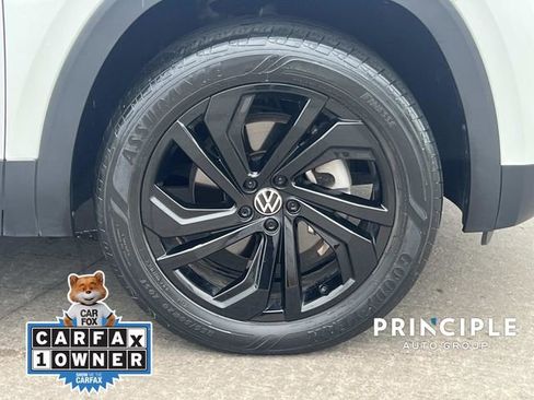 Used 2023 Volkswagen Atlas SE w/ Black Wheel Package FWD image 4