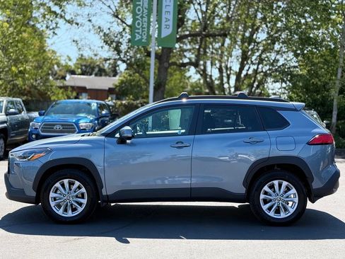 Certified 2024 Toyota Corolla Cross LE w/ Moonroof Package AWD/4WD image 2