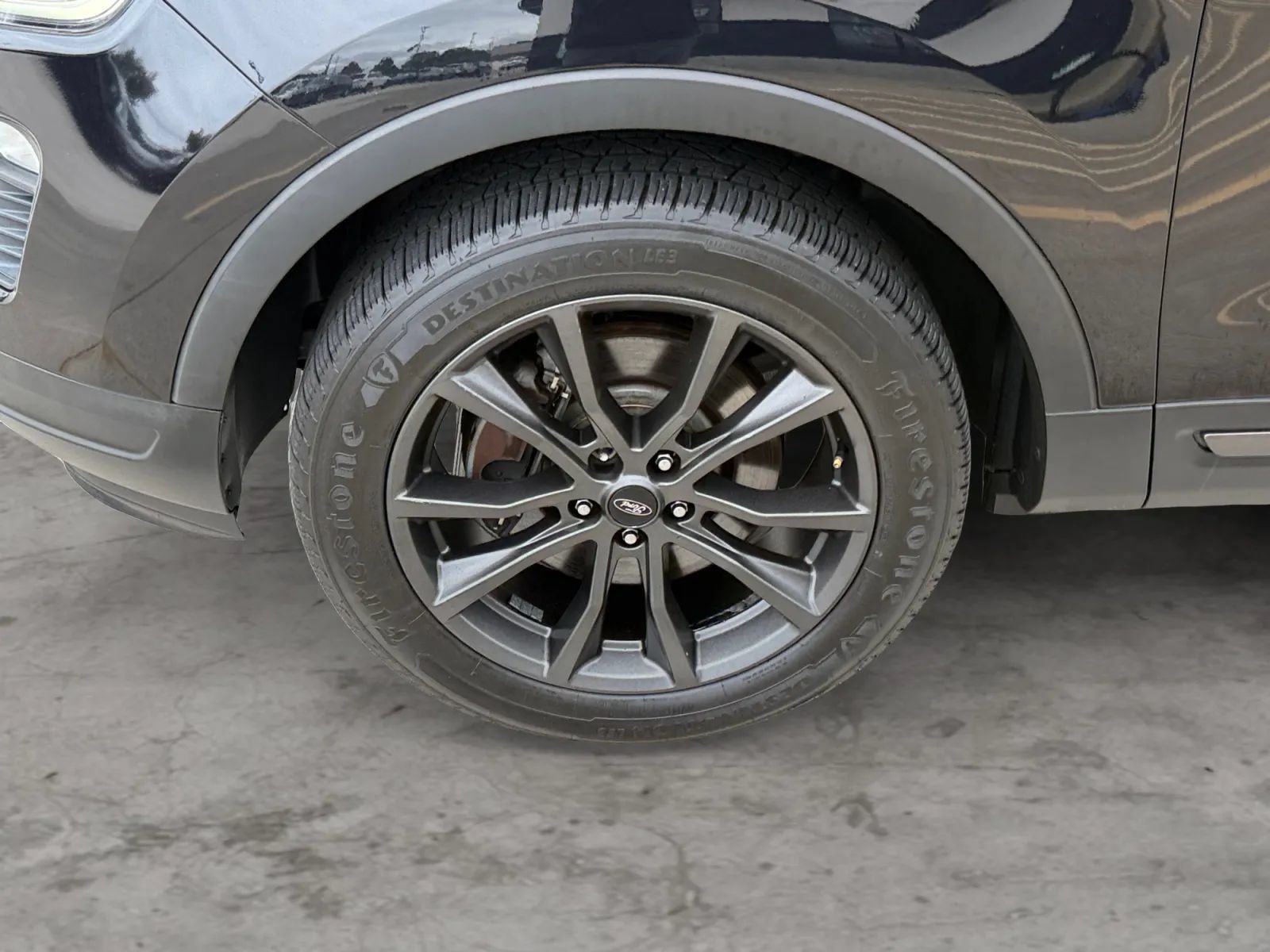 Used 2019 Ford Explorer XLT w/ Equipment Group 202A AWD/4WD image 43