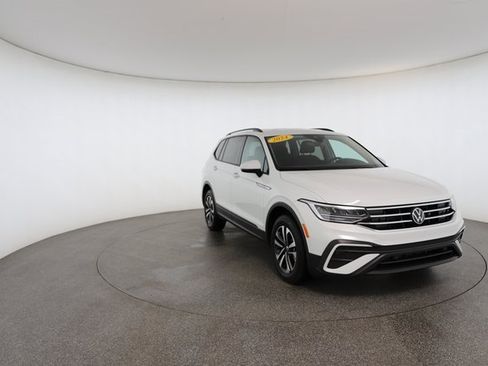Used 2021 Volkswagen Tiguan SE R-Line image 28