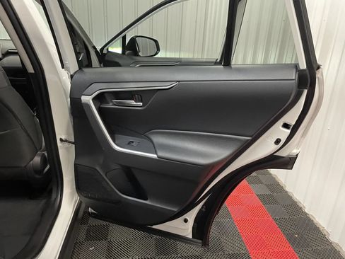 Used 2025 Toyota RAV4 XLE w/ Convenience Package AWD/4WD image 39