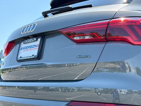 Used 2020 Audi Q3 2.0T Prestige AWD/4WD image 14