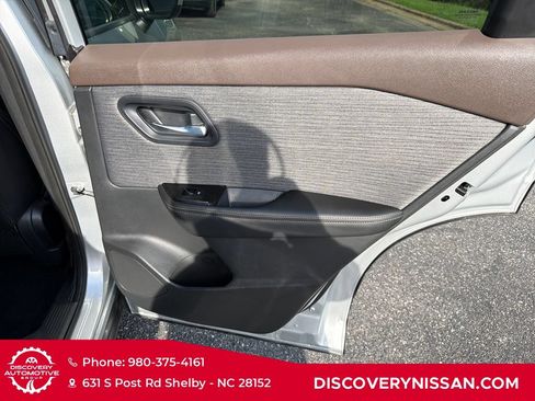 Certified 2023 Nissan Rogue SV FWD image 34
