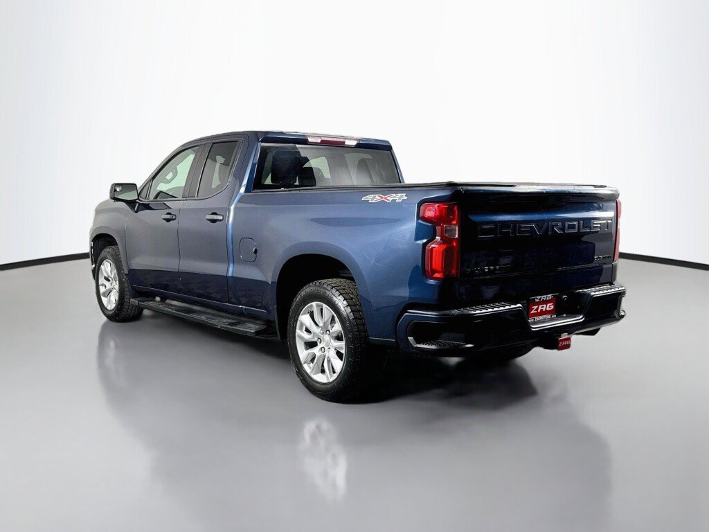 Used 2021 Chevrolet Silverado 1500 Custom w/ LPO, Dark Essentials Package AWD/4WD image 3