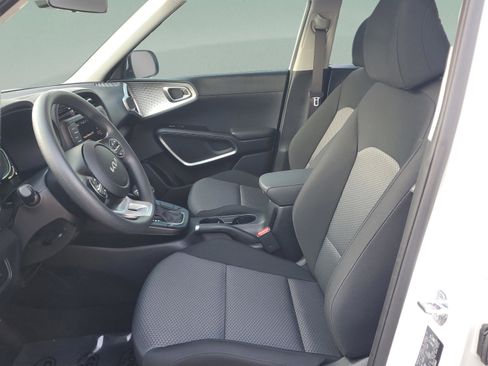 Certified 2025 Kia Soul LX w/ LX Technology Package image 15
