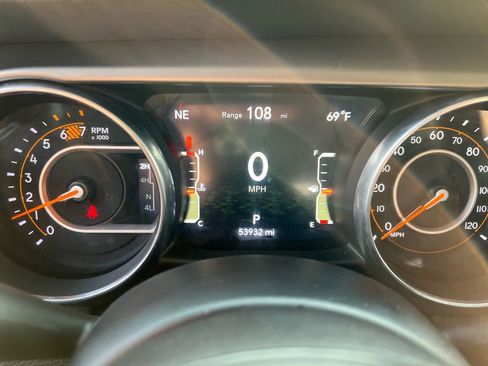 Used 2018 Jeep Wrangler Sport image 12