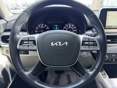 Used 2022 Kia Telluride S FWD image 9