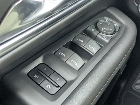 Used 2023 Chevrolet Tahoe LT w/ LT Signature Package AWD/4WD image 21