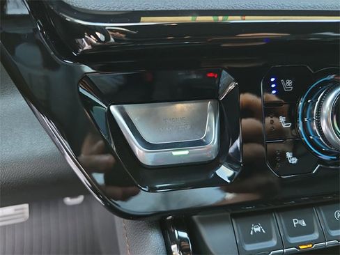 Certified 2025 GMC Sierra 1500 AT4 w/ AT4 Premium Package image 29