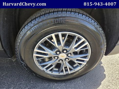 Used 2025 Chevrolet Traverse LT AWD/4WD image 42